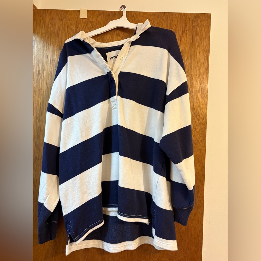 Aerie Women’s Navy and Cream Striped Polo